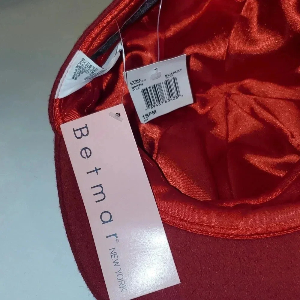 BETMAR RED WOOL ADJUSTABLE CAP BERET WITH FLOWER NWT - Picture 10 of 10